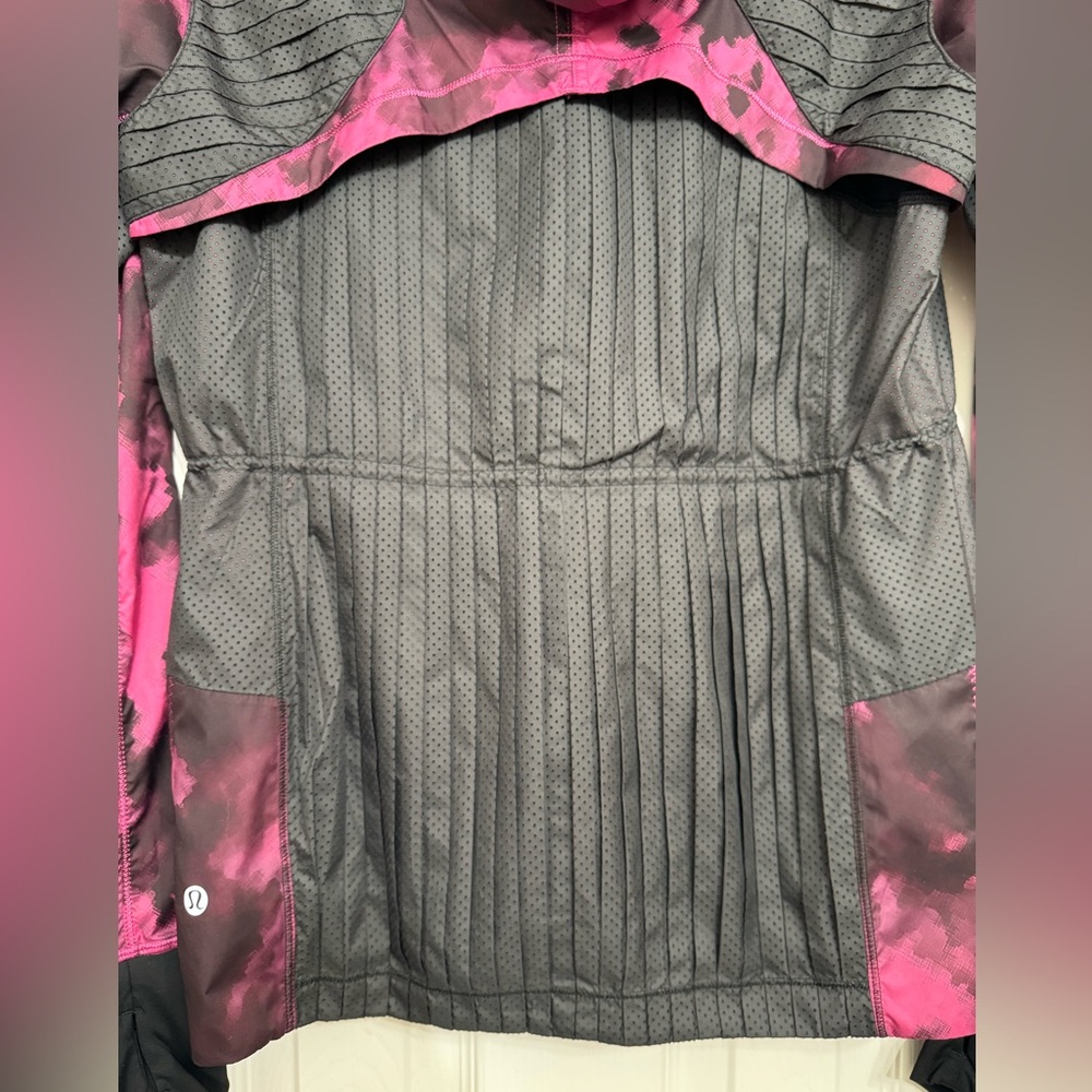 Lululemon Vent It Out Windbreaker Jacket - Picture 10 of 11